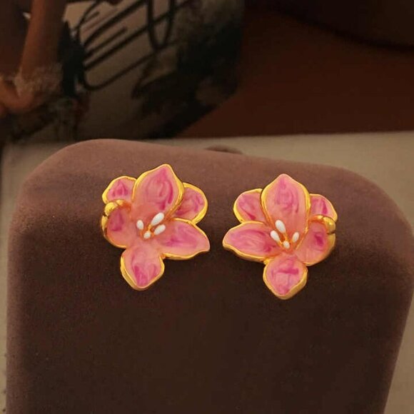 Cute Korean Style Pink Flower Studs Floral Acrylic Studs Fashion Earrings Set - Picture 4 of 4